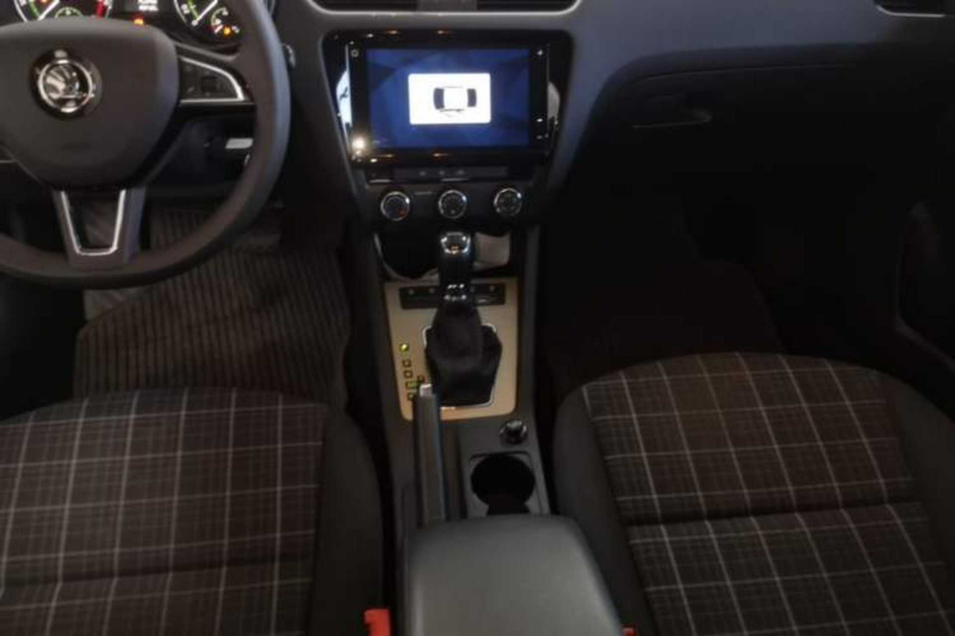 Used Skoda Octavia 2020 TSI230 DSG SmartDrive Comfort Edition Gear Lever