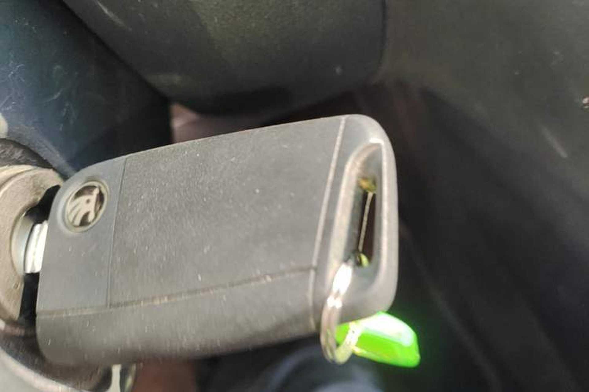 Used Skoda Octavia 2020 1.5L Automatic SmartDrive Luxury Edition Gear Lever