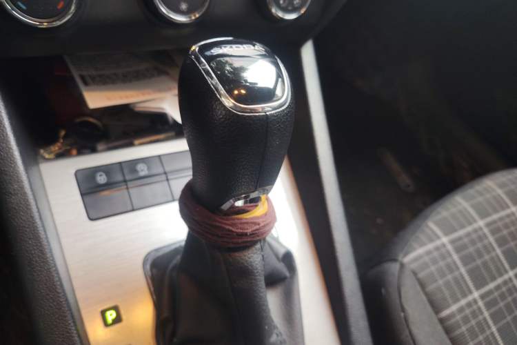 Used Skoda Octavia 2020 1.5L Automatic SmartDrive Comfort Edition Gear Lever
