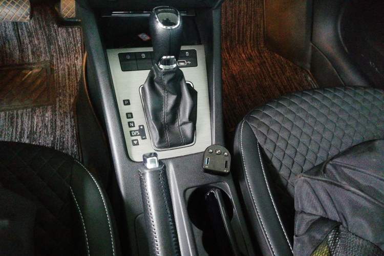 Used Skoda Octavia 2020 1.5L Automatic SmartDrive Luxury Edition Gear Lever