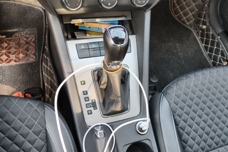 Used Skoda Octavia 2020 1.5L Automatic SmartDrive Luxury Edition Gear Lever