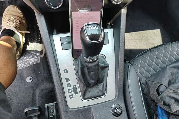 Used Skoda Octavia 2020 TSI230 DSG SmartDrive Luxury Edition Gear Lever