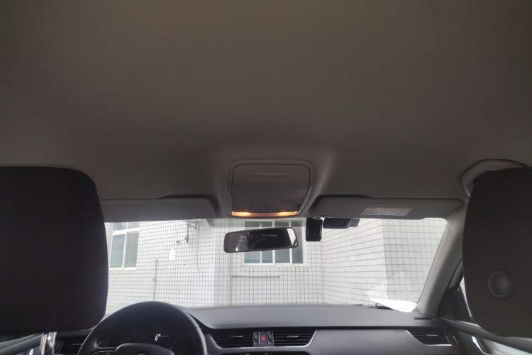 Used Skoda Octavia 2020 1.5L Automatic SmartDrive Comfort Edition Headliner