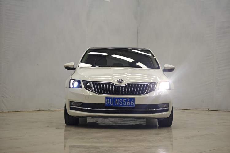 Used Skoda Octavia 2020 1.5L Automatic SmartDrive Luxury Edition Interior 1