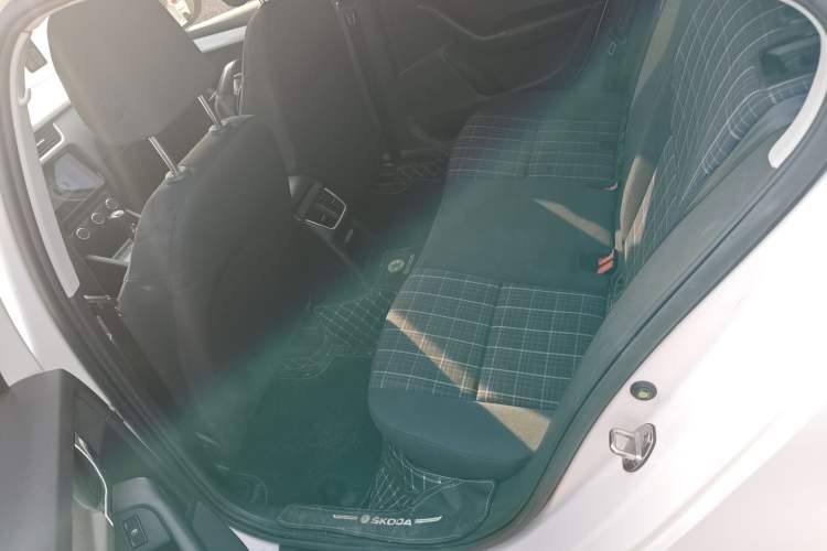 Used Skoda Octavia 2020 1.5L Automatic SmartDrive Comfort Edition Interior 4
