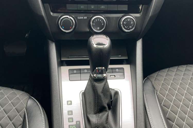 Used Skoda Octavia 2020 1.5L Automatic SmartDrive Luxury Edition Interior 5