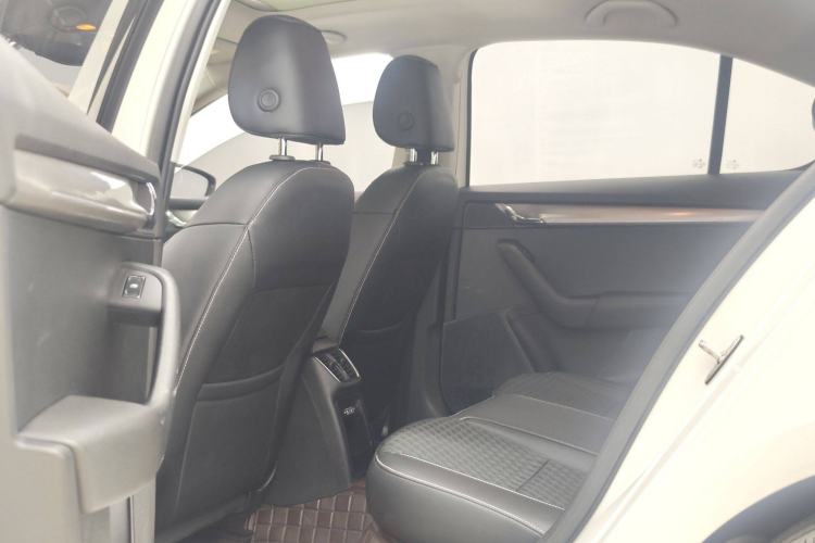 Used Skoda Octavia 2020 1.5L Automatic SmartDrive Luxury Edition Interior 5