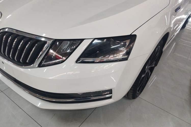 Used Skoda Octavia 2020 TSI280 DSG SmartDrive Luxury Edition Left Front Headlight
