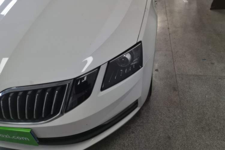 Used Skoda Octavia 2020 TSI230 DSG SmartDrive Comfort Edition Left Front Headlight