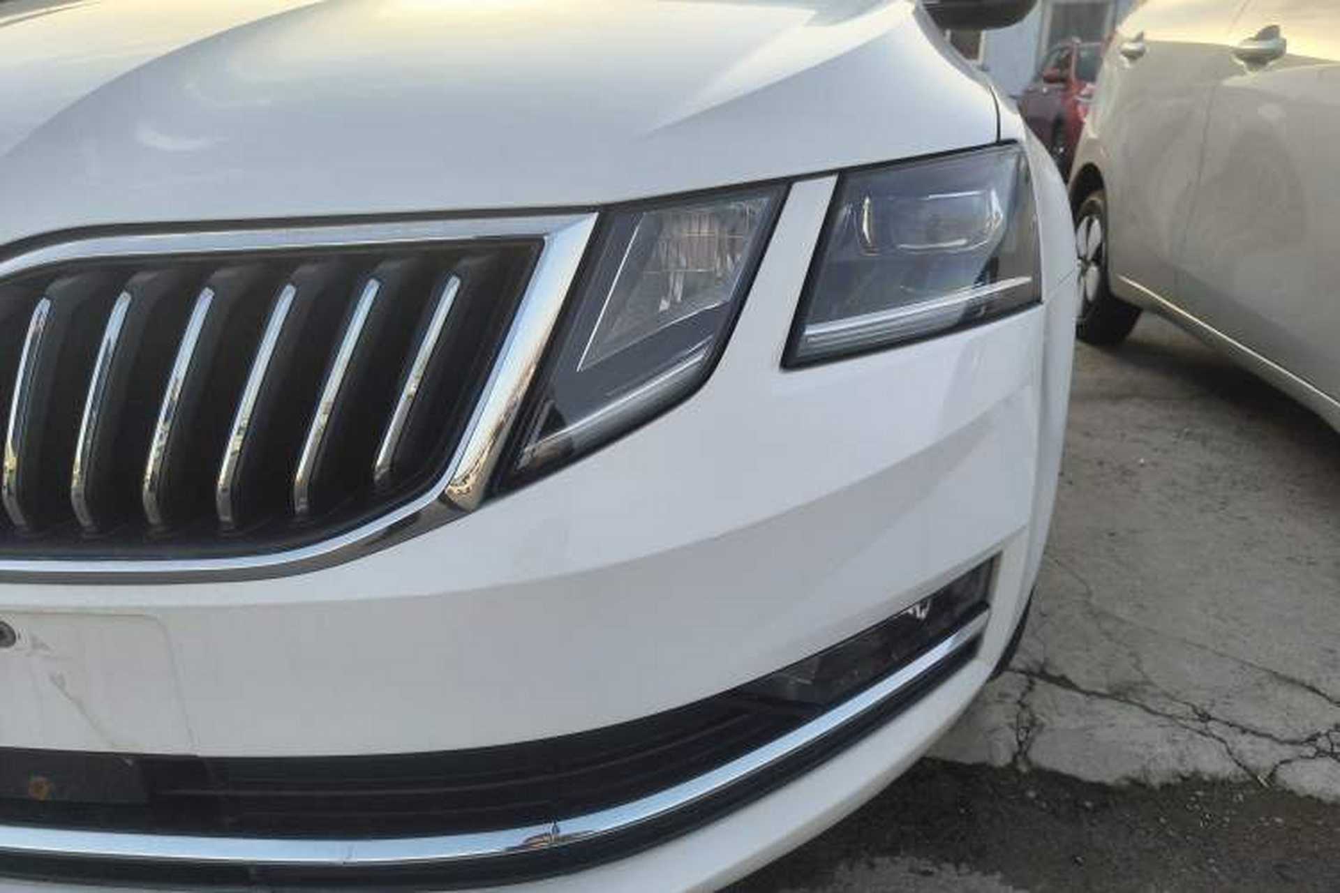 Used Skoda Octavia 2020 TSI280 DSG SmartDrive Luxury Edition Left Front Headlight