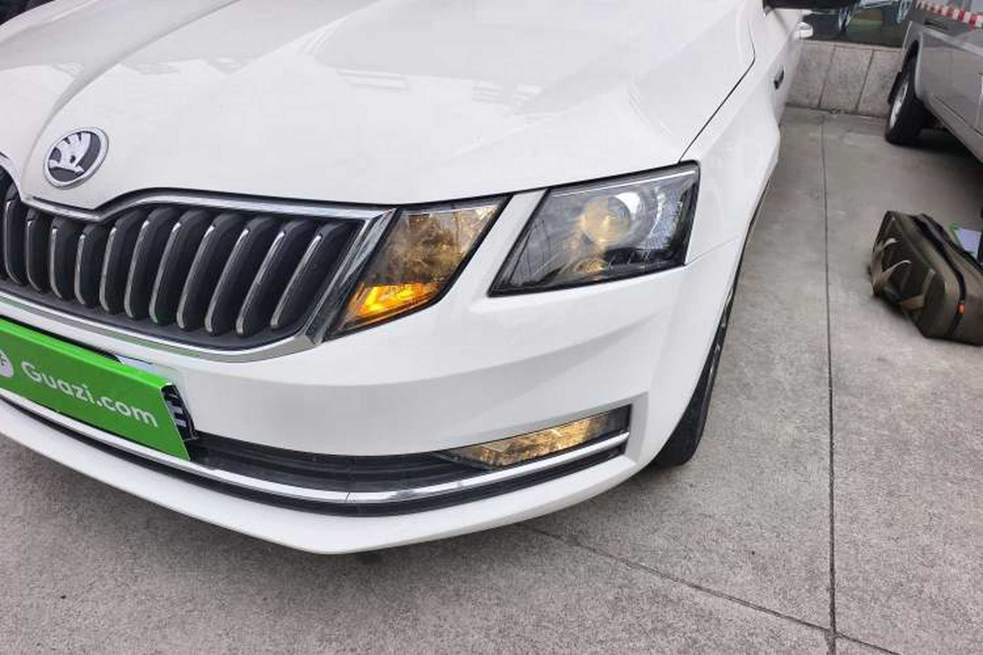 Used Skoda Octavia 2020 1.5L Automatic SmartDrive Luxury Edition Left Front Headlight