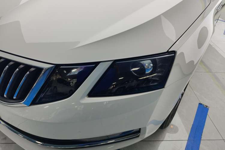 Used Skoda Octavia 2020 TSI230 DSG SmartDrive Luxury Edition Left Front Headlight