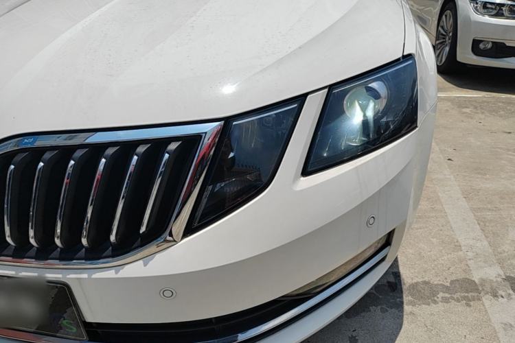 Used Skoda Octavia 2020 TSI230 DSG SmartDrive Luxury Edition Left Front Headlight