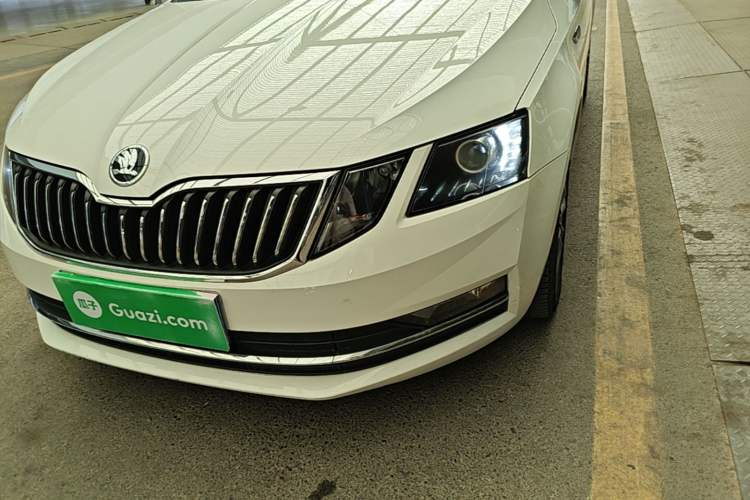 Used Skoda Octavia 2020 TSI230 DSG SmartDrive Luxury Edition Left Front Headlight
