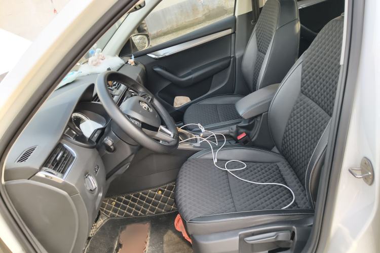 Used Skoda Octavia 2020 1.5L Automatic SmartDrive Luxury Edition Left Front Seat