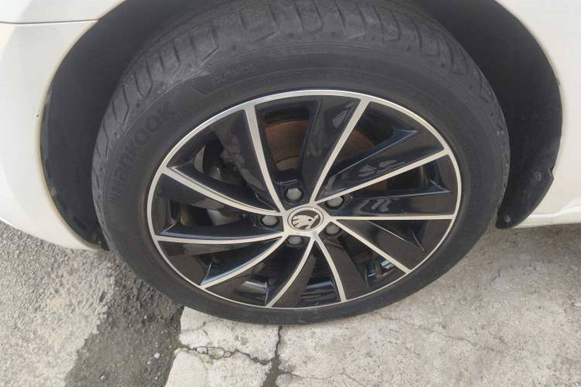 Used Skoda Octavia 2020 TSI280 DSG SmartDrive Luxury Edition Left Front Wheel Hub
