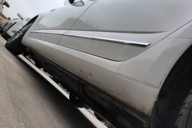 Used Skoda Octavia 2020 TSI230 DSG SmartDrive Luxury Edition Left Side Sill
