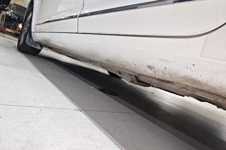 Used Skoda Octavia 2020 1.5L Automatic SmartDrive Luxury Edition Left Side Sill