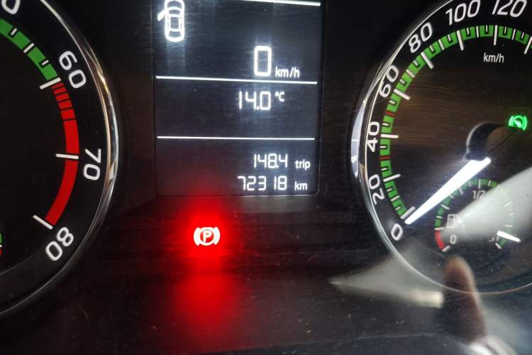 Used Skoda Octavia 2020 1.5L Automatic SmartDrive Comfort Edition Odometer Close Up