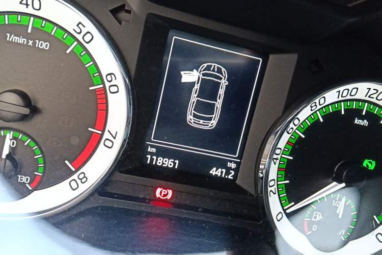 Used Skoda Octavia 2020 TSI230 DSG SmartDrive Luxury Edition Odometer Close Up