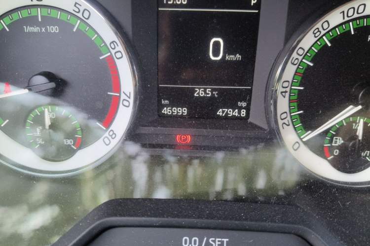 Used Skoda Octavia 2020 1.5L Automatic SmartDrive Luxury Edition Odometer Close Up