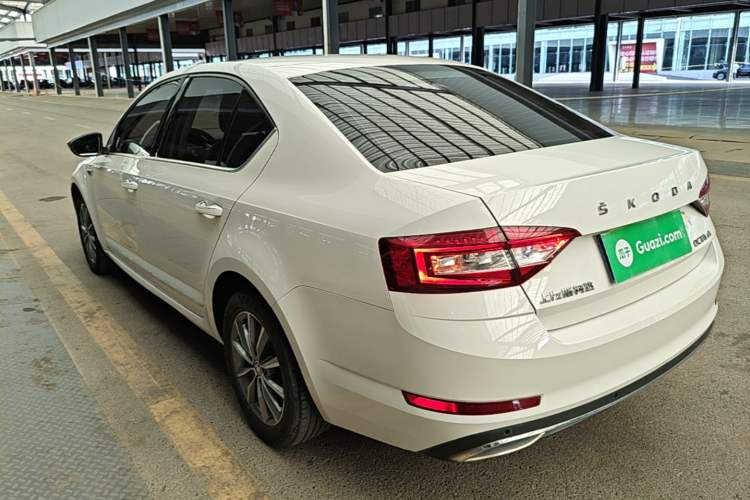 Used Skoda Octavia 2020 TSI230 DSG SmartDrive Luxury Edition Rear Left 45 Deg