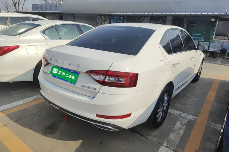Used Skoda Octavia 2020 1.5L Automatic SmartDrive Luxury Edition Rear Right 45 Deg