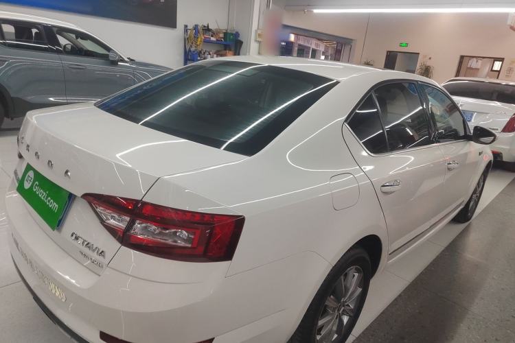Used Skoda Octavia 2020 TSI230 DSG SmartDrive Luxury Edition Rear Right 45 Deg