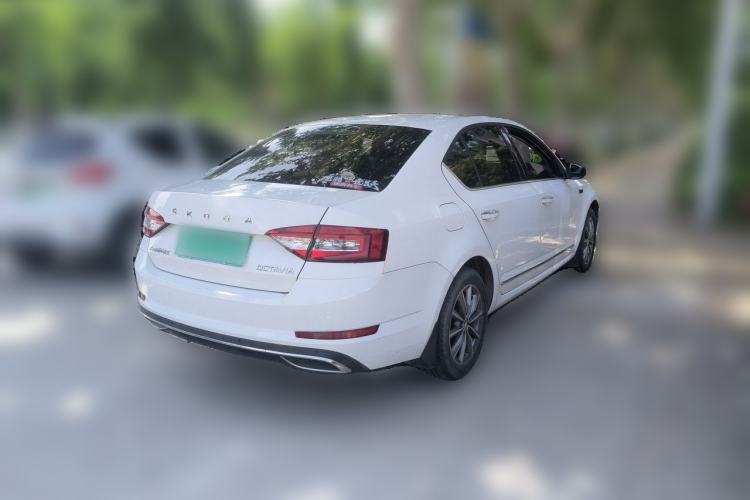 Used Skoda Octavia 2020 1.5L Automatic SmartDrive Luxury Edition Rear Right 45 Deg