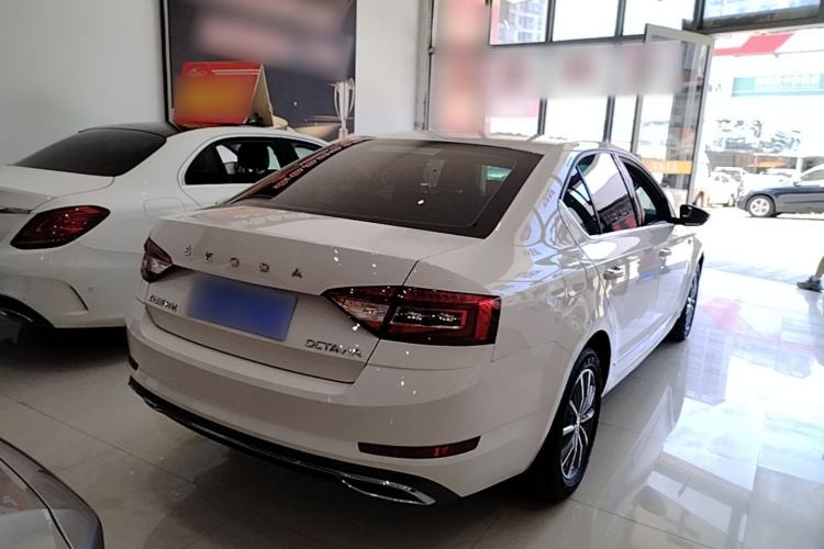Used Skoda Octavia 2020 1.5L Automatic SmartDrive Luxury Edition Rear Right 45 Deg