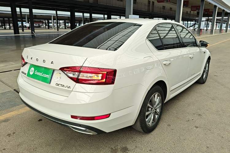 Used Skoda Octavia 2020 TSI230 DSG SmartDrive Luxury Edition Rear Right 45 Deg