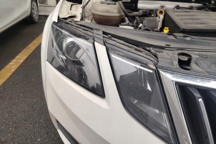 Used Skoda Octavia 2020 1.5L Automatic SmartDrive Comfort Edition Right Front Headlight