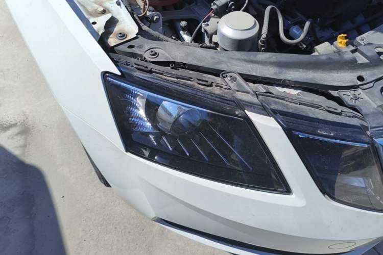 Used Skoda Octavia 2020 1.5L Manual SmartDrive Comfort Edition Right Front Headlight