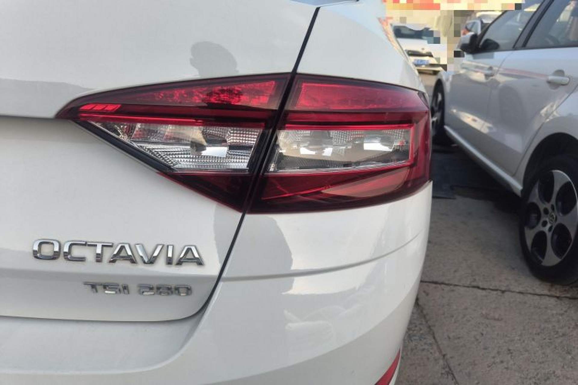 Used Skoda Octavia 2020 TSI280 DSG SmartDrive Luxury Edition Right Rear Taillight