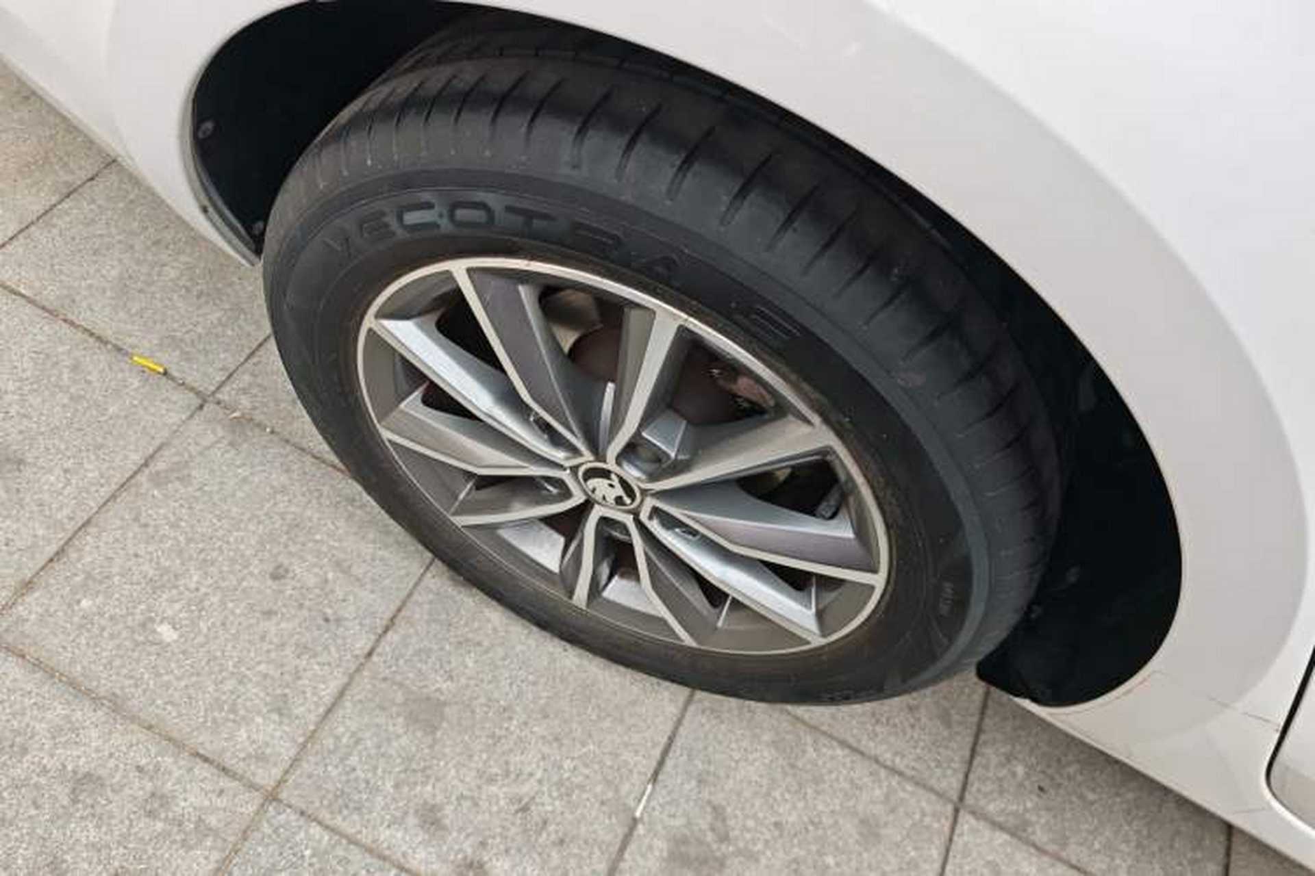 Used Skoda Octavia 2020 1.5L Automatic SmartDrive Comfort Edition Right Rear Wheel Hub