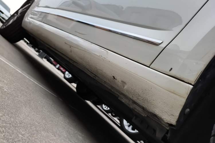 Used Skoda Octavia 2020 TSI230 DSG SmartDrive Luxury Edition Right Side Sill