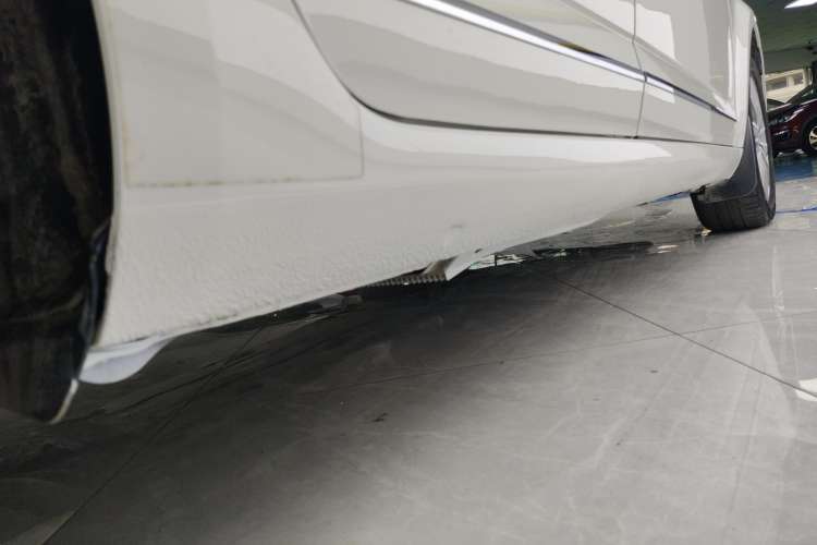 Used Skoda Octavia 2020 TSI230 DSG SmartDrive Luxury Edition Right Side Sill