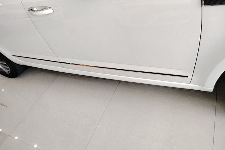 Used Skoda Octavia 2020 1.5L Automatic SmartDrive Luxury Edition Right Side Sill