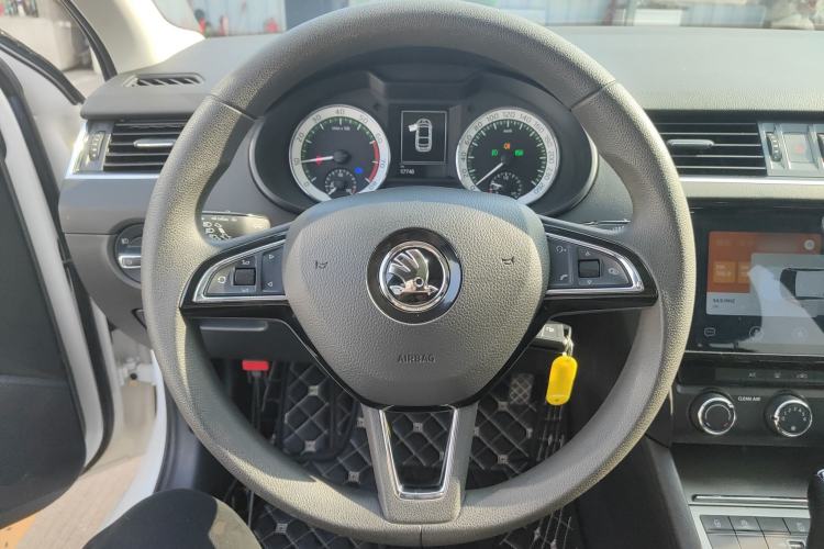 Used Skoda Octavia 2020 1.5L Automatic SmartDrive Luxury Edition Steering Wheel