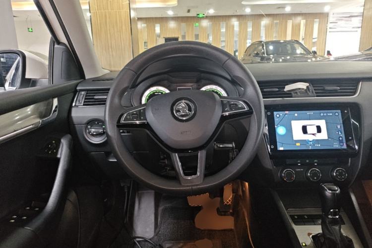 Used Skoda Octavia 2020 1.5L Automatic SmartDrive Luxury Edition Steering Wheel