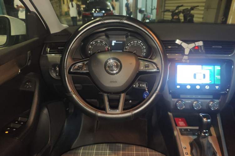 Used Skoda Octavia 2020 1.5L Automatic SmartDrive Comfort Edition Steering Wheel