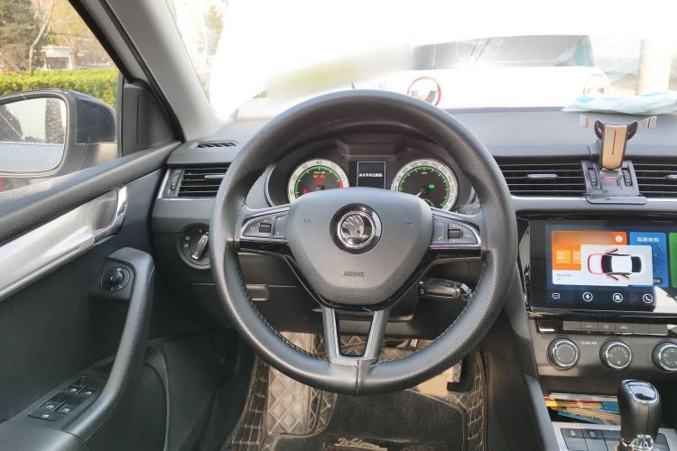 Used Skoda Octavia 2020 1.5L Automatic SmartDrive Luxury Edition Steering Wheel