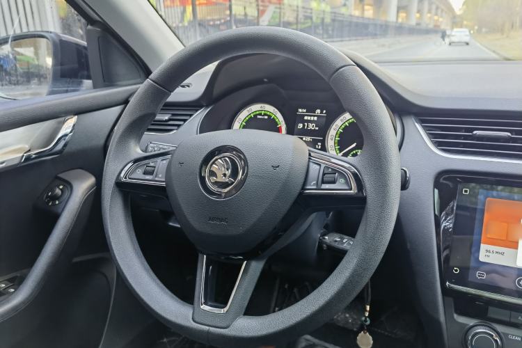 Used Skoda Octavia 2020 TSI280 DSG SmartDrive Luxury Edition Steering Wheel