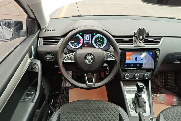 Used Skoda Octavia 2020 TSI230 DSG SmartDrive Luxury Edition Steering Wheel