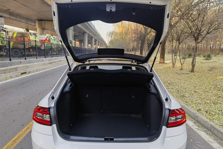 Used Skoda Octavia 2020 TSI280 DSG SmartDrive Luxury Edition Trunk