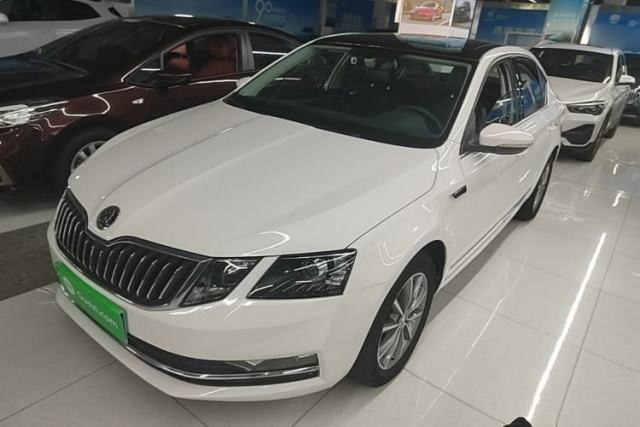 Używany Skoda Octavia 2020 TSI230 DSG SmartDrive Luxury Edition