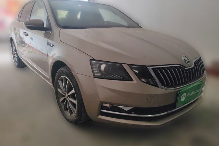 Used Skoda Octavia 2020 TSI230 DSG SmartDrive Luxury Edition Front Right 45 Deg