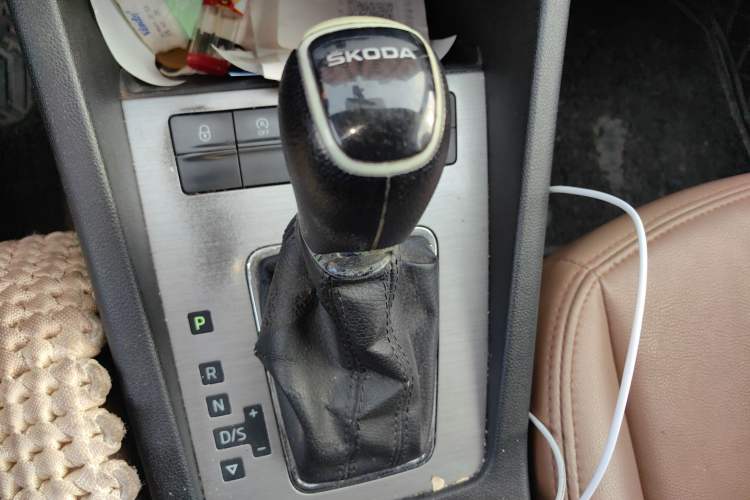 Used Skoda Octavia 2020 1.5L Automatic SmartDrive Comfort Edition Gear Lever