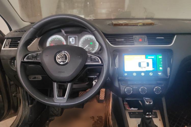 Used Skoda Octavia 2020 TSI230 DSG SmartDrive Luxury Edition Steering Wheel