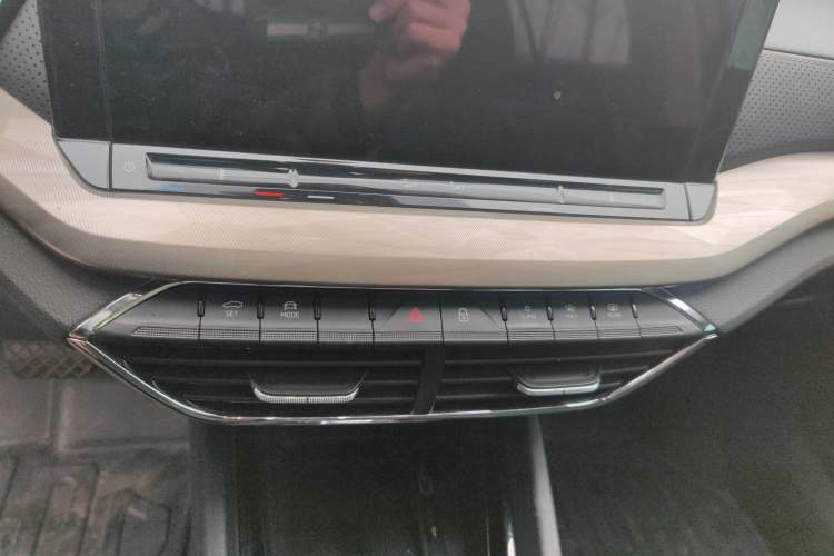 Used Skoda Octavia 2021 PRO TSI280 DSG Prestige Edition Audio And AC Panel